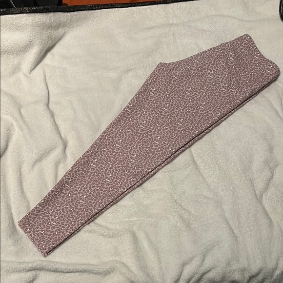 Leopard Print Leggings - Picture 2 of 2